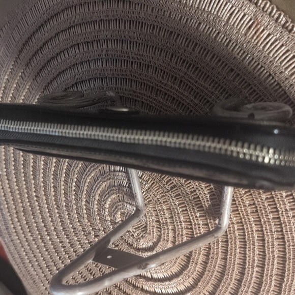 Coach Zip Around Black Patent Leather Wallet - Picture 3 of 6